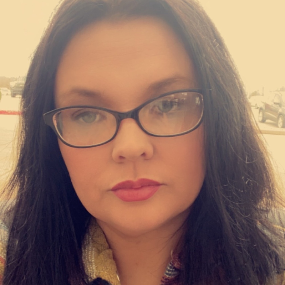 Meet your Posher, Roxanna